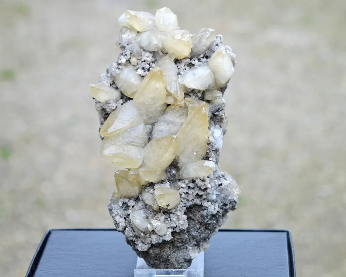 Calcite & dolomite Chalcopyrite 780 grams - Joplin Field, Tri-State District, Missouri, USA - image 1