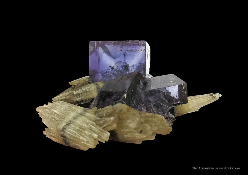 Calcite (Dt, Fluorescent) on Fluorite image