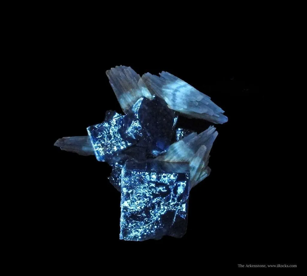 Calcite (Dt, Fluorescent) on Fluorite - image 5