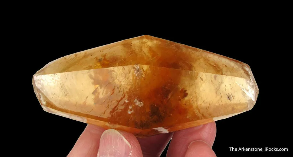 Calcite (DT, twinned) - image 2
