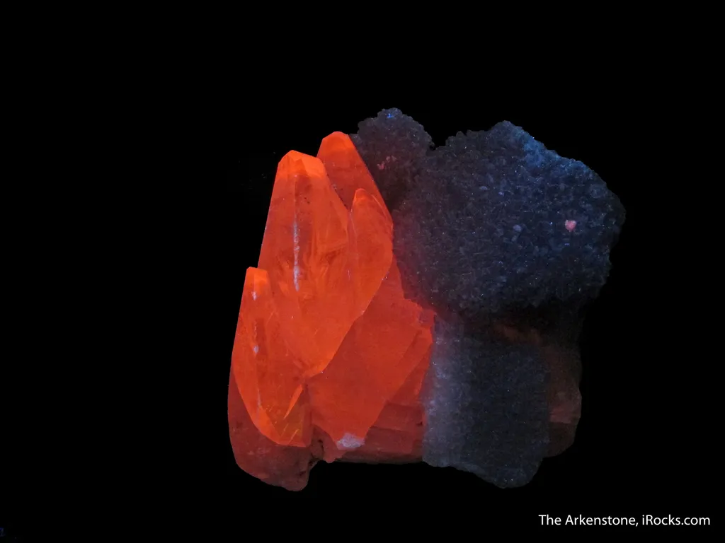 Calcite (fluor.) on Quartz var. Amethyst - image 6