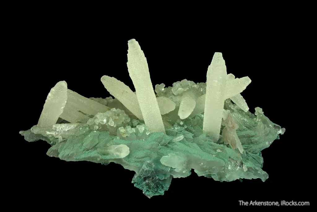 Calcite (fluorescent) and Celadonite on Quartz (var. Chalcedony) image