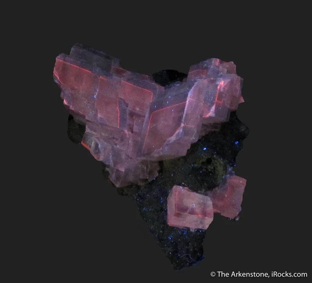 Calcite (fluorescent) - image 12