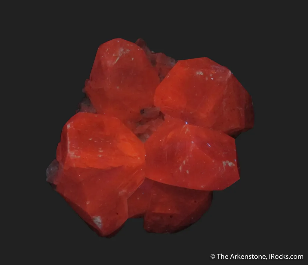 Calcite (fluorescent) on Quartz - image 8