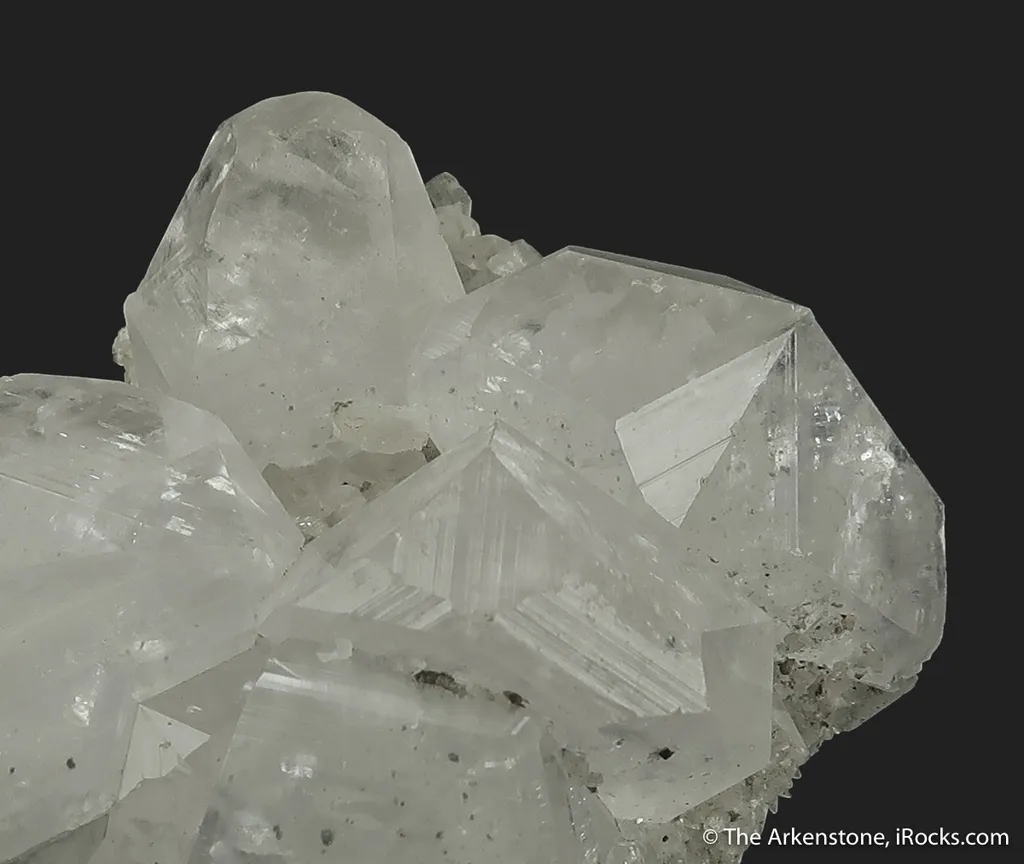 Calcite (fluorescent) on Quartz - image 5