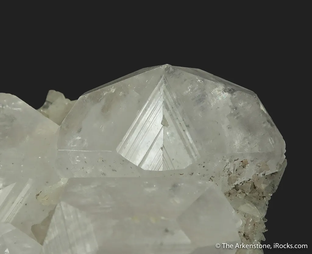 Calcite (fluorescent) on Quartz - image 2