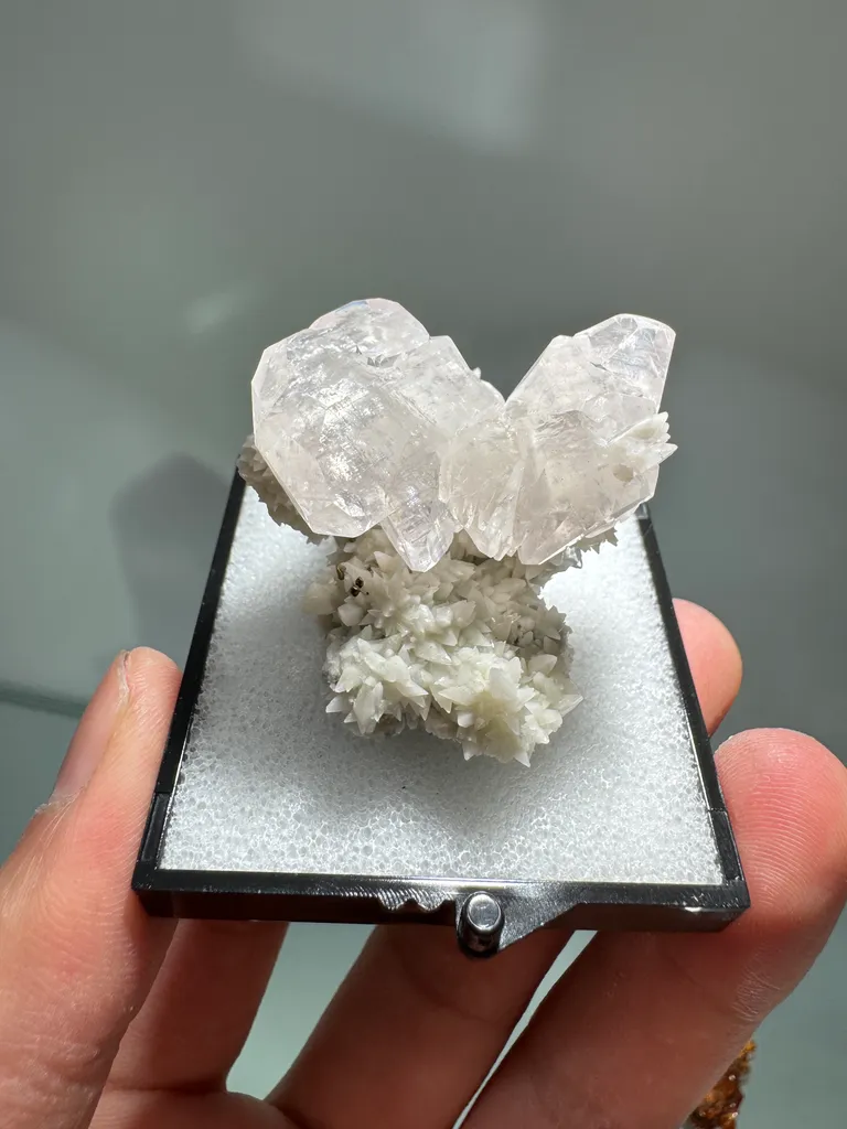 Calcite from China, Hubei, Huangshi, Daye Co., Fengjiashan Mine