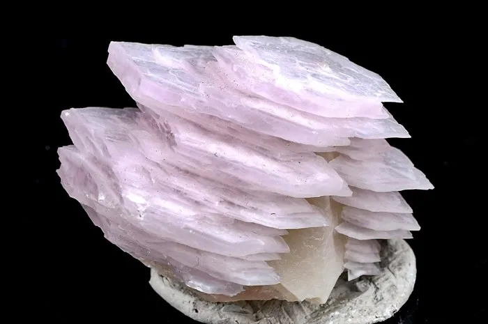 Calcite from China, Hunan, Chenzhou, Yizhang Co., Dongpo ore field, Shizhuyuan Mine - image 4