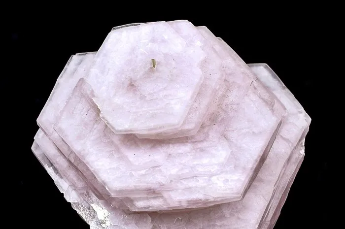 Calcite from China, Hunan, Chenzhou, Yizhang Co., Dongpo ore field, Shizhuyuan Mine - image 3