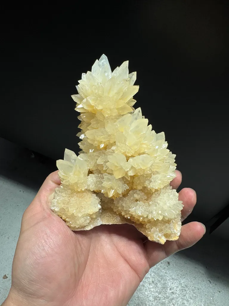 Calcite from China, Yunnan, Wenshan, Wenshan City image