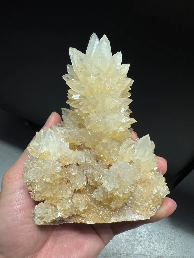 Calcite from China, Yunnan, Wenshan, Wenshan City - image 4