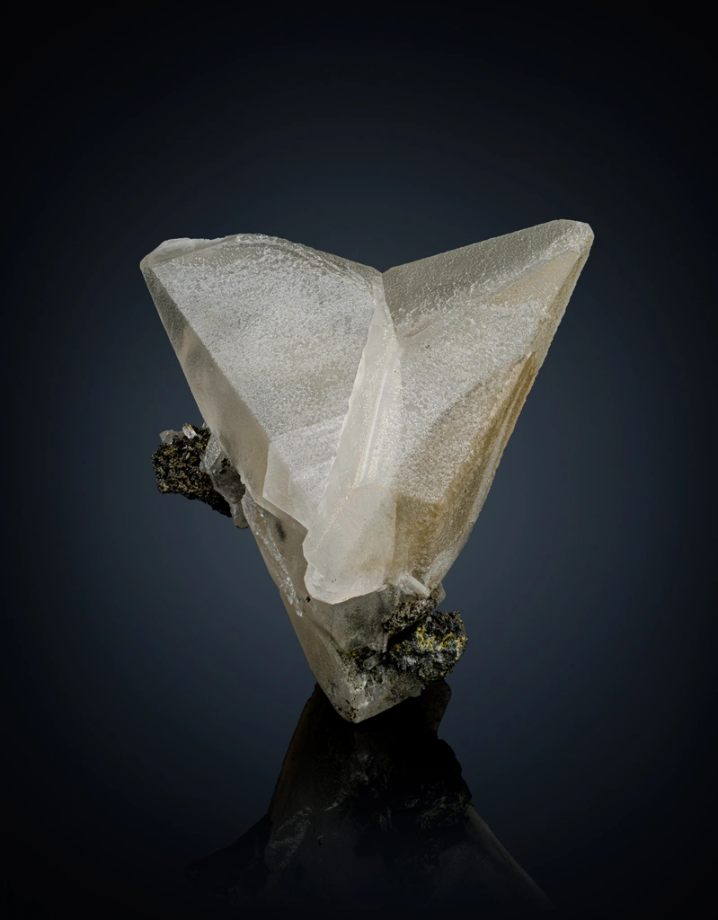 Calcite from Dashkesan Co-Fe deposit, Dashkasan District, Azerbaijan image