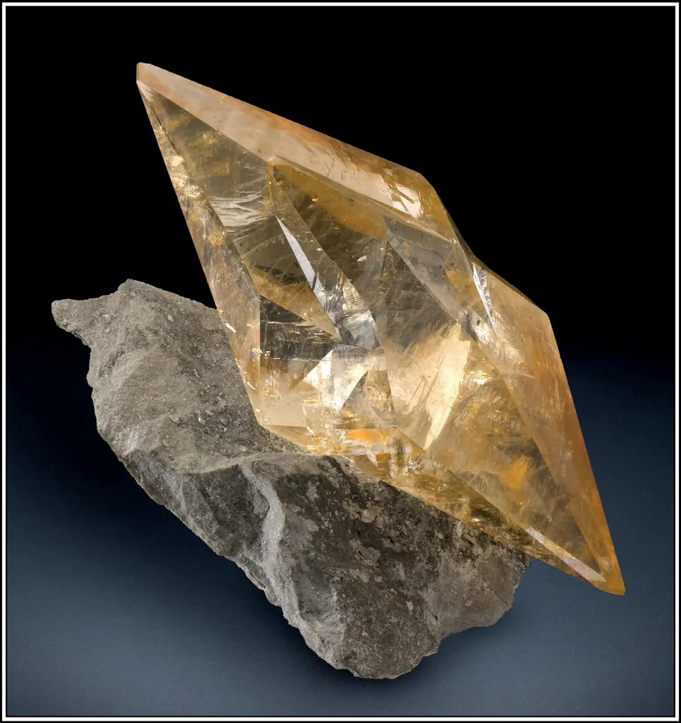 Calcite from Elmwood Mine, Tennessee, USA image