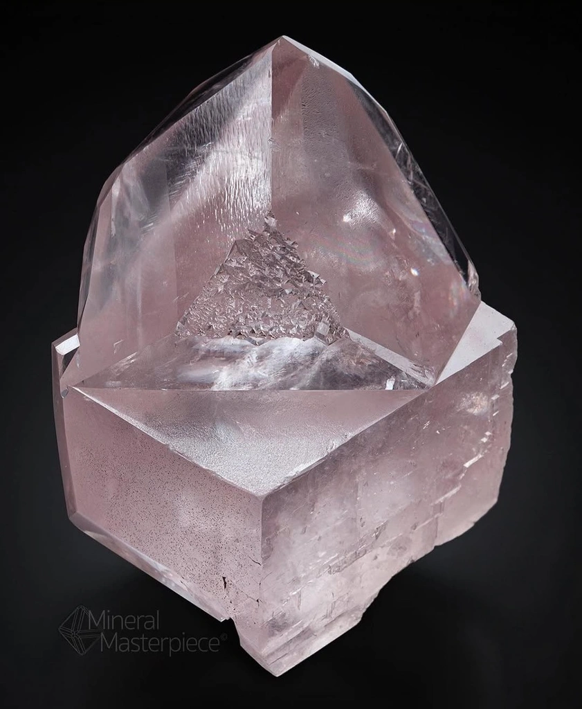 Calcite from Empire State No. 4 Mine, Balmat, New York, USA image
