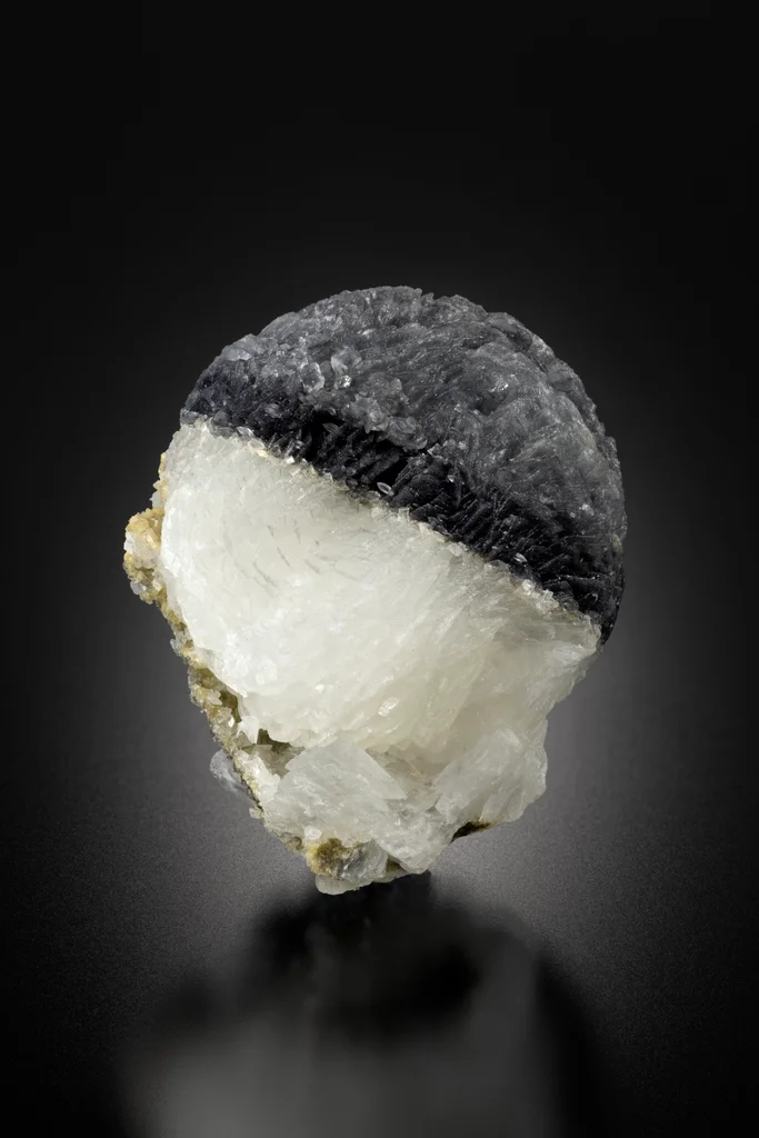 Calcite from Herja Mine, Baia Mare, Maramureș County, Romania image
