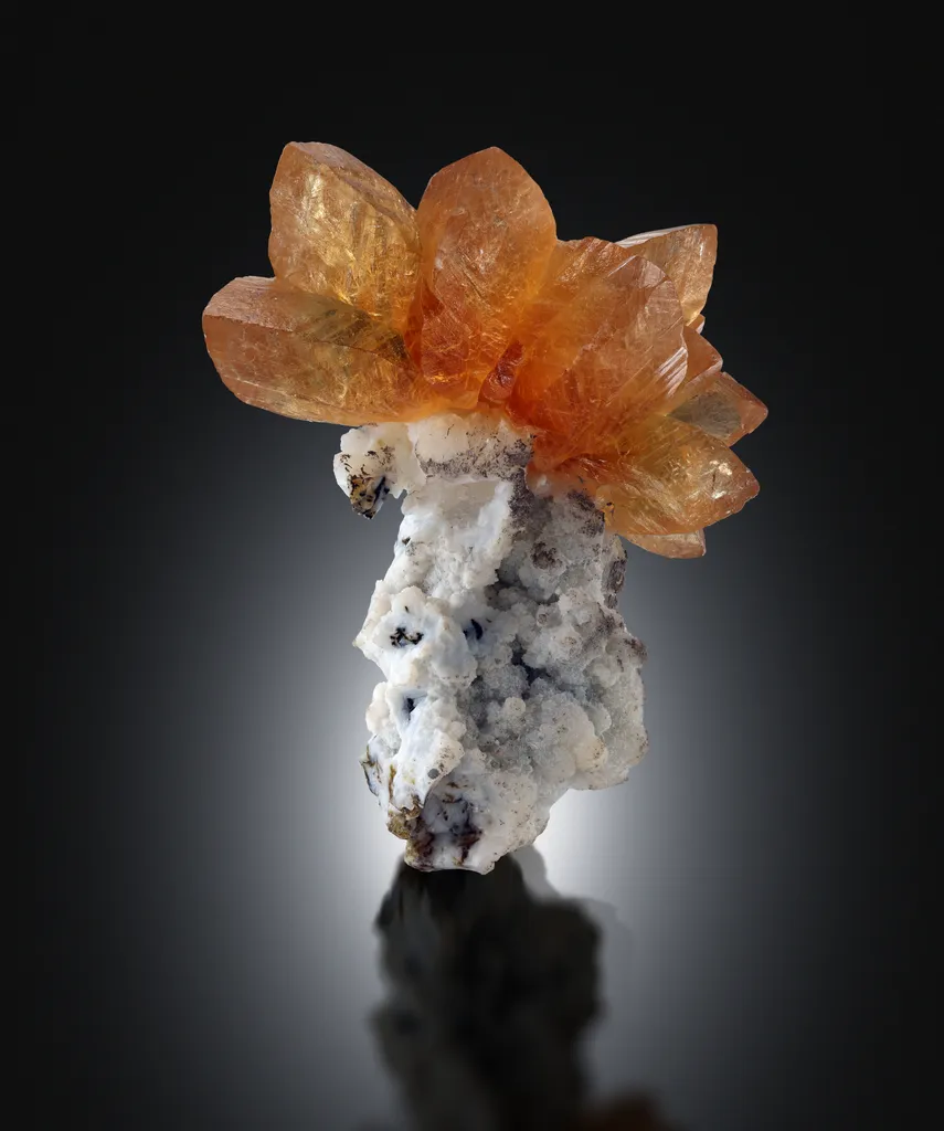 Calcite from India, Maharashtra, Kannad, Aurangabad District image