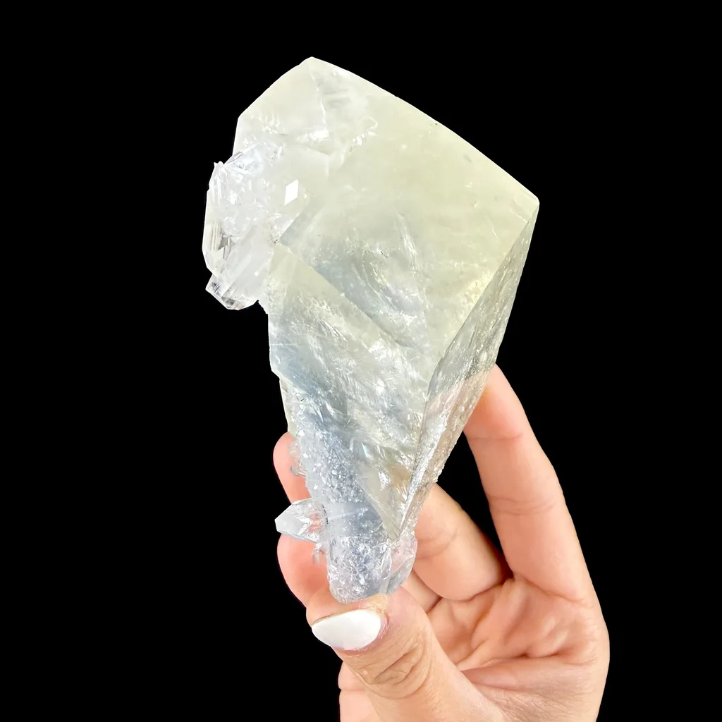 Calcite from Jalgaon, Jalgaon District, Nashik Division, Maharashtra, India - image 4