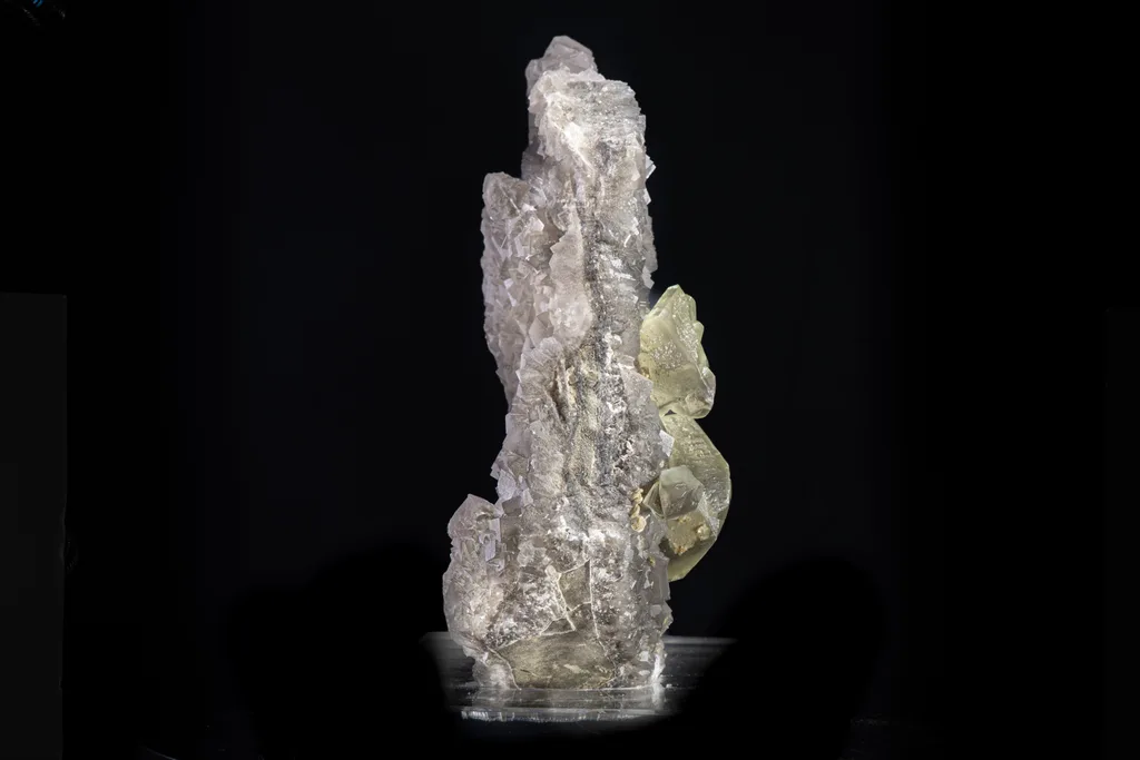 Calcite from Kharan District, Balochistan, Pakistan - image 2