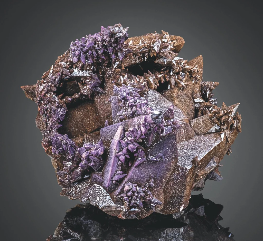 Calcite from La Viga mine, Santa Eulalia Mining District, Chihuahua, Mexico image