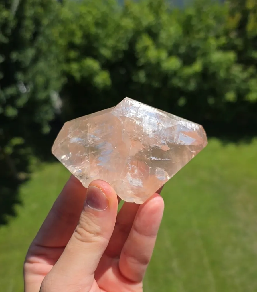 Calcite from Royaume-Uni, Angleterre, Egremont image