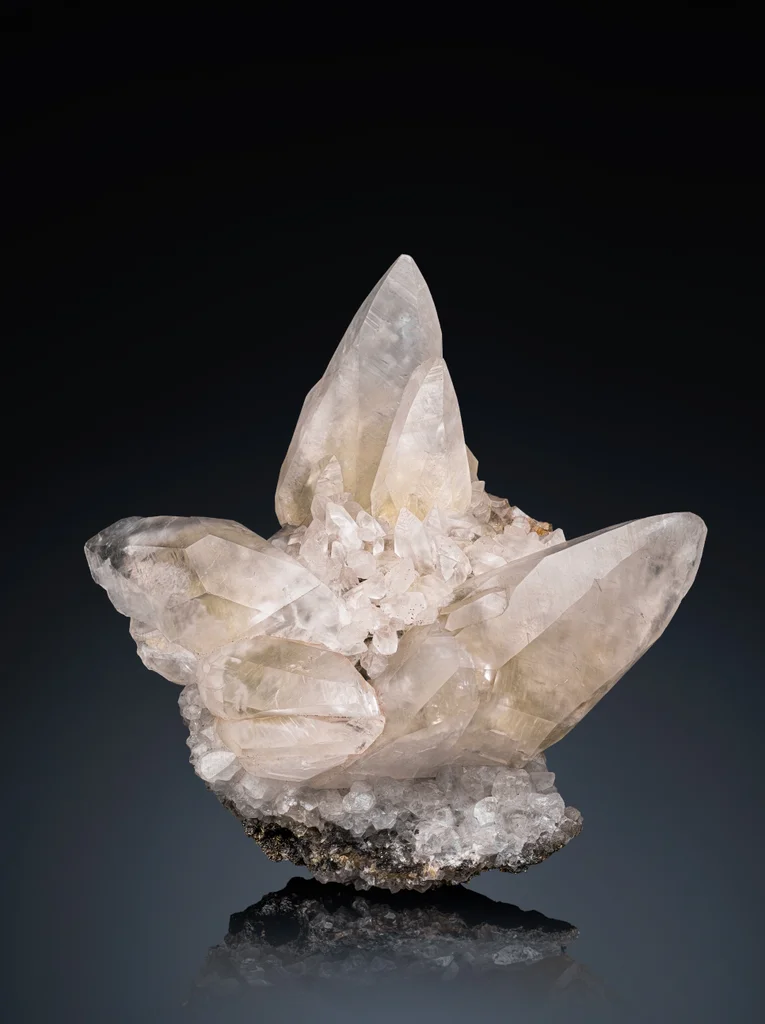 Calcite from Rudny, Kostanay Region, Kazakhstan image