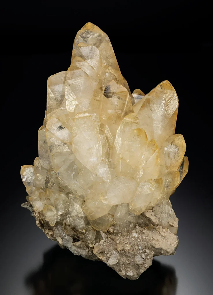 Calcite from Stoneco Auglaize Quarry, Ohio, USA image