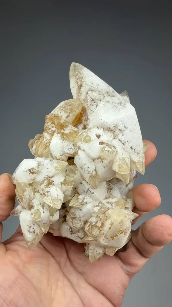 Calcite from Stoneco Maumee Quarry, Ohio, USA - image 2