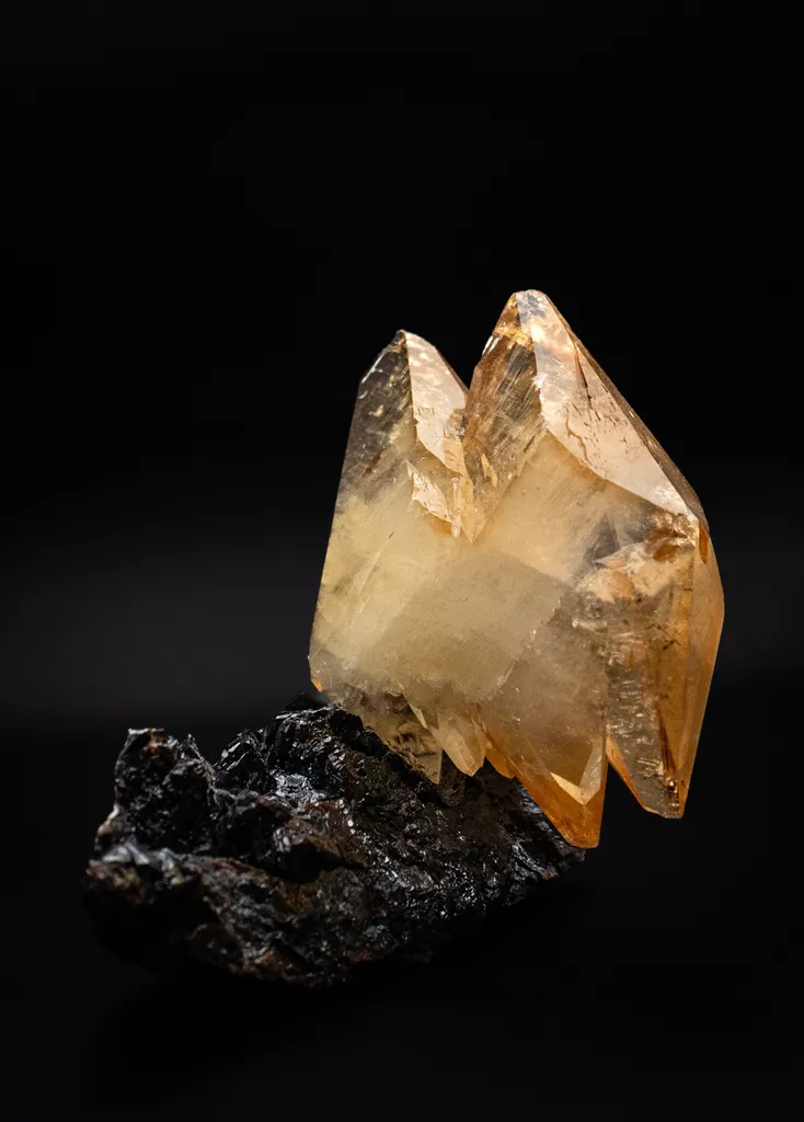 Calcite from USA, Tennessee, Elmwood Mine image