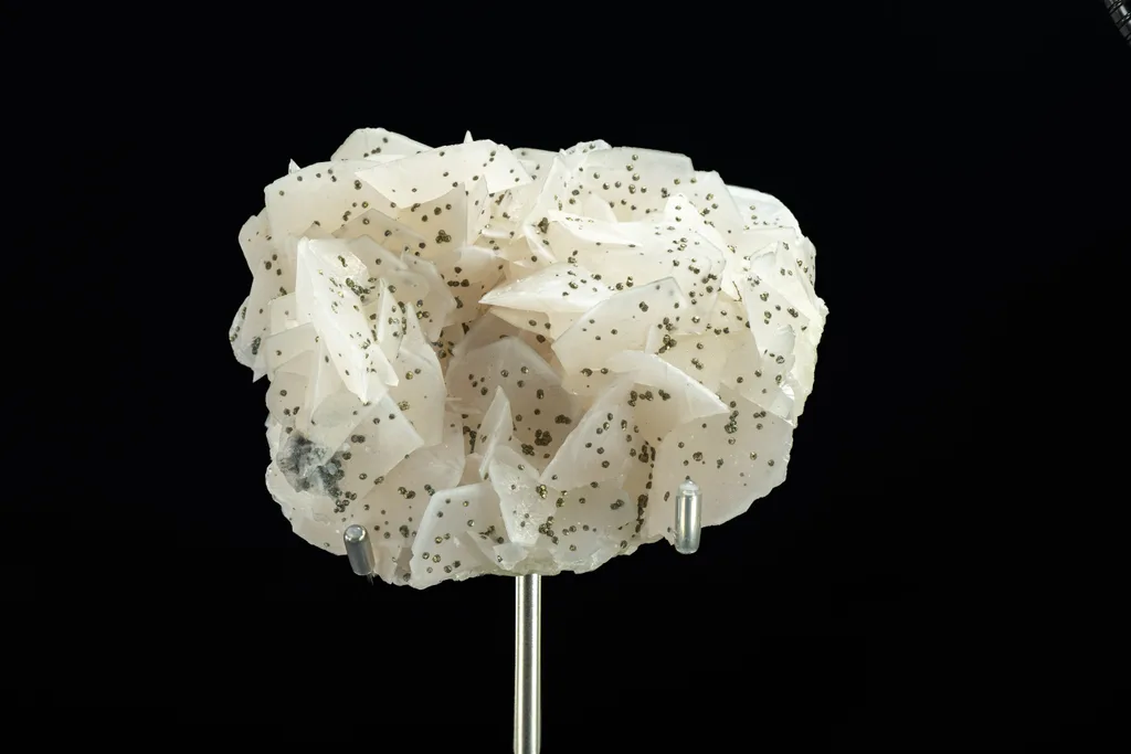 Calcite from Yaogangxian Mine, Hunan, China image