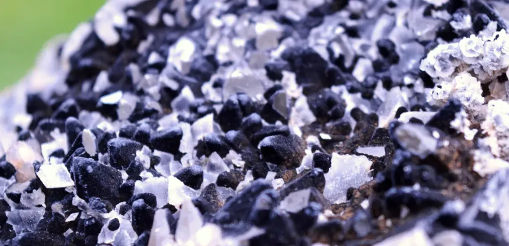 Calcite & Goethite 1470 grams - Col d’Engeyresque, Verrières, Millau, Aveyron, Occitanie, France - image 4