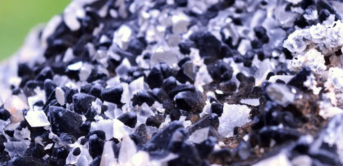 Calcite & Goethite 1470 grams - Col d’Engeyresque, Verrières, Millau, Aveyron, Occitanie, France - image 4