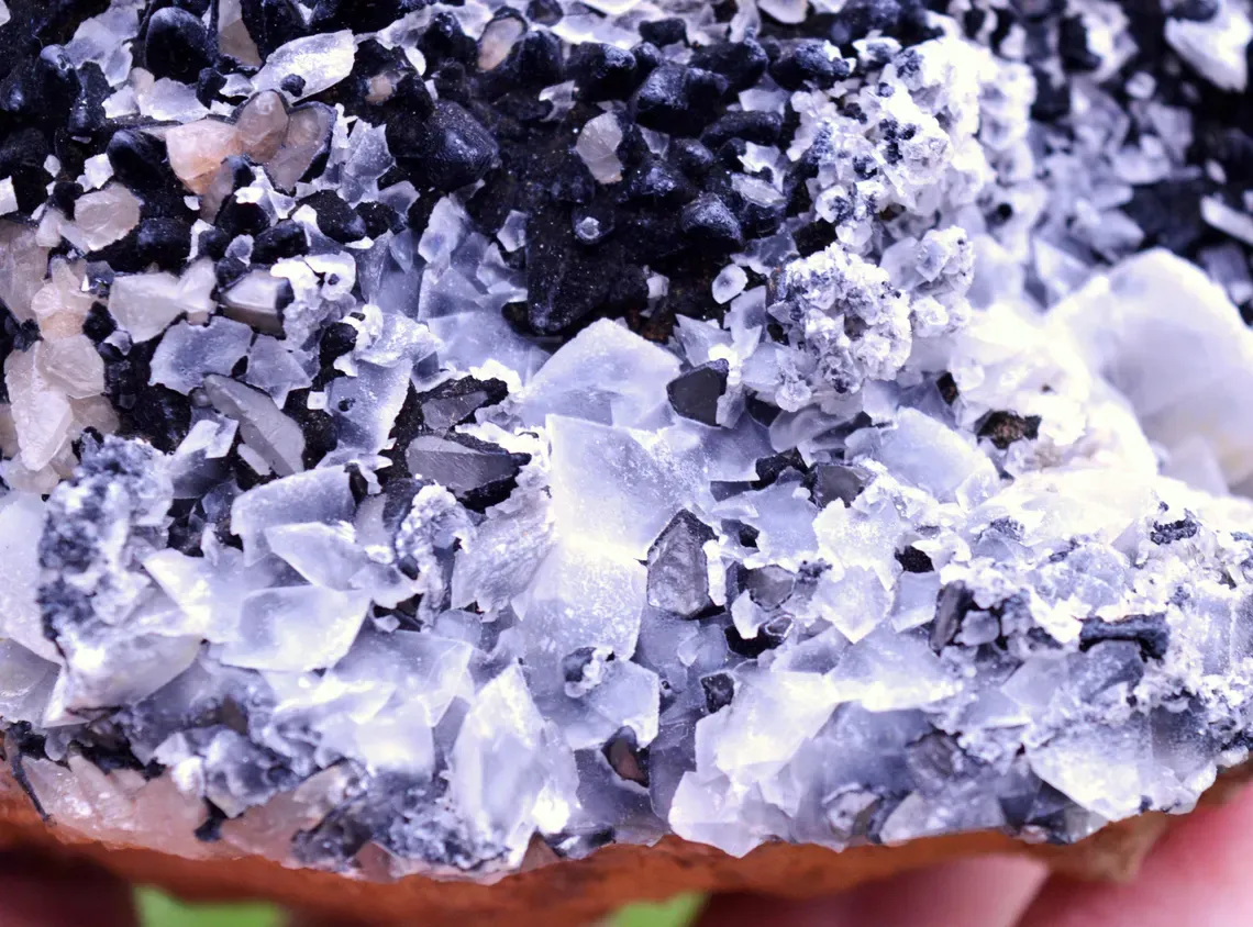 Calcite & Goethite 1470 grams - Col d’Engeyresque, Verrières, Millau, Aveyron, Occitanie, France - image 3