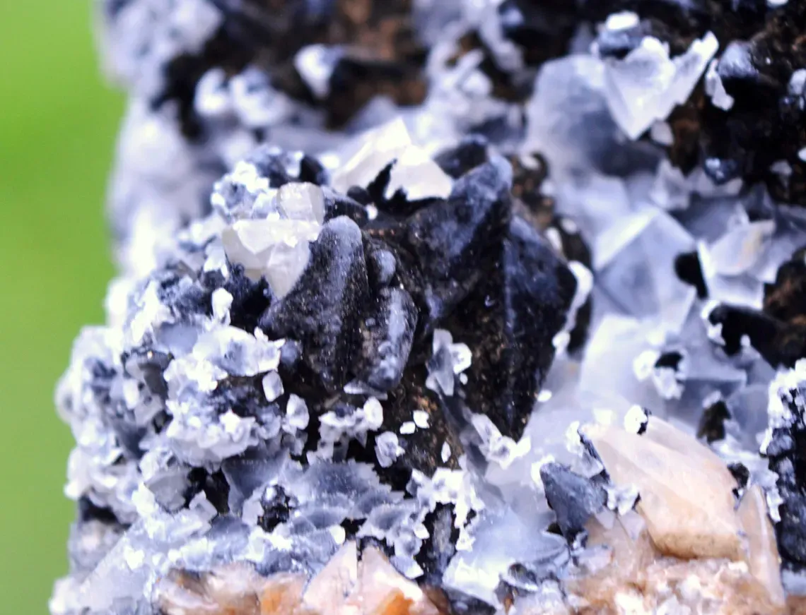 Calcite & Goethite 1470 grams - Col d’Engeyresque, Verrières, Millau, Aveyron, Occitanie, France - image 7