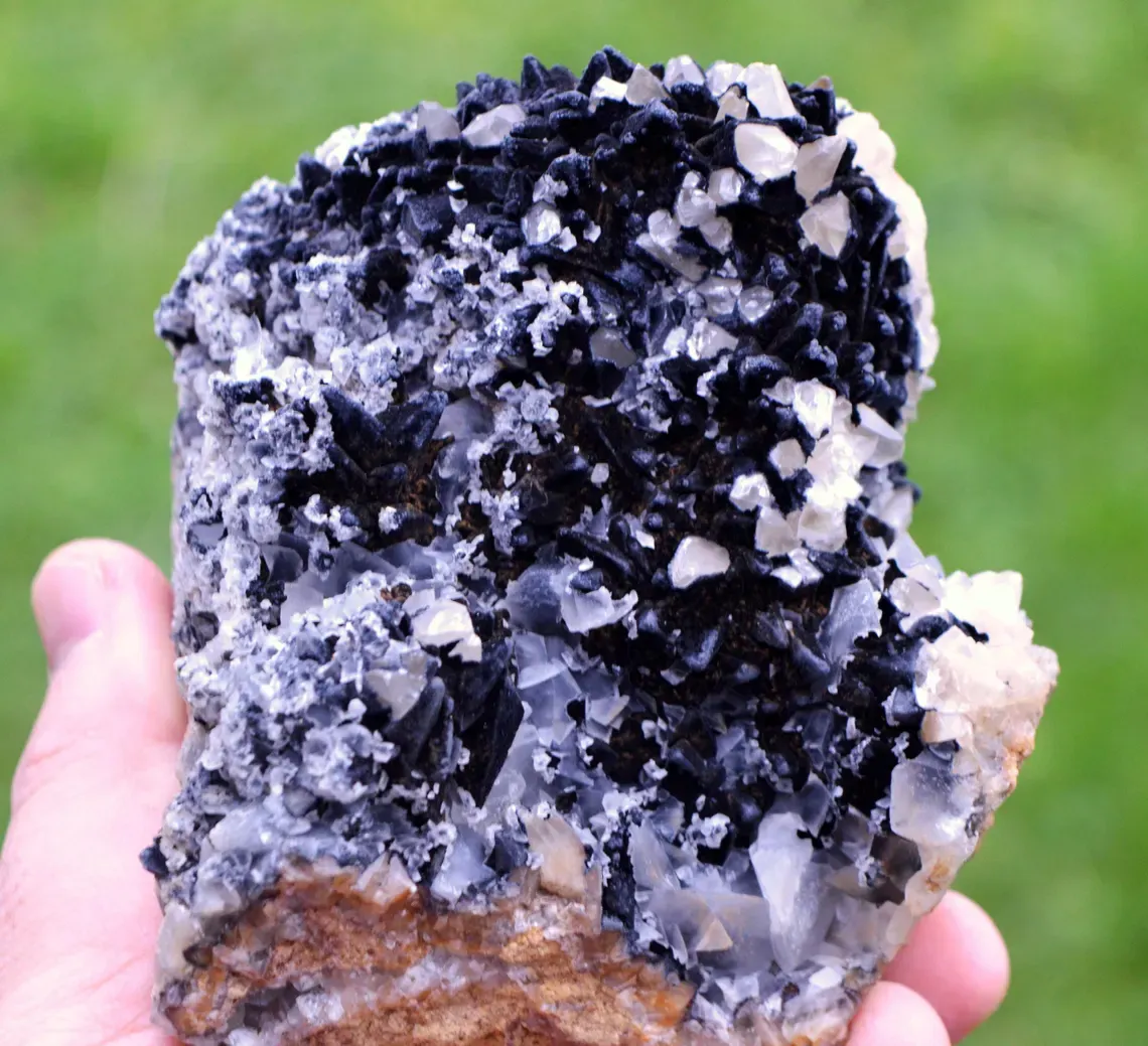 Calcite & Goethite 1470 grams - Col d’Engeyresque, Verrières, Millau, Aveyron, Occitanie, France - image 6