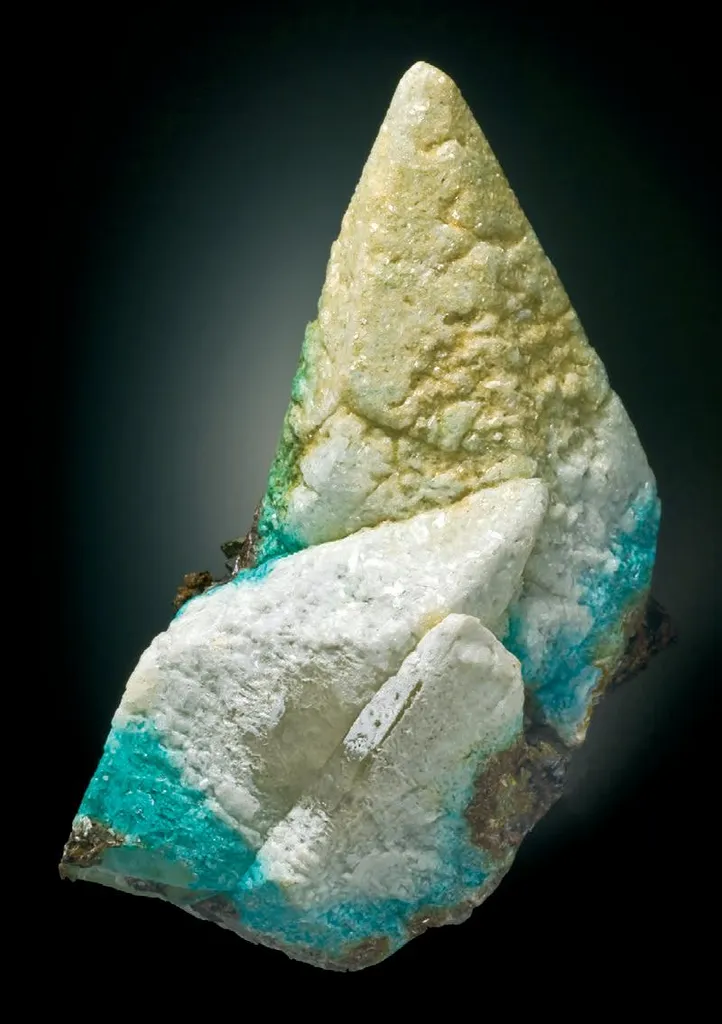 Calcite, Gypsum, Ktenasite image