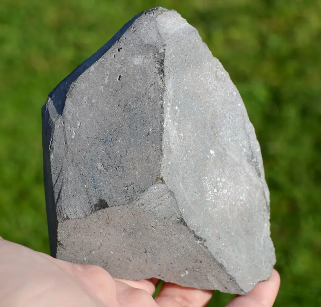 Calcite & Gyrolite Phillipsite 635 grams - Basalt Quarry, Clermont-Ferrand, Puy-de-Dôme, France - image 8