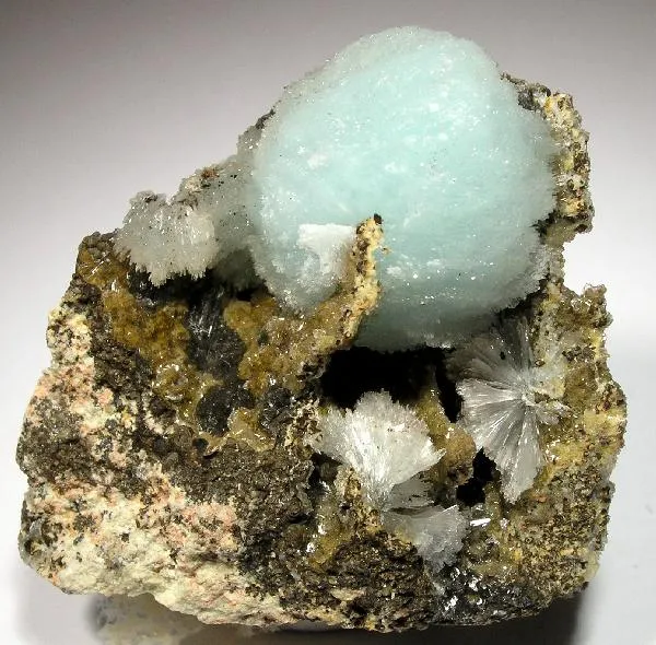 Calcite, Hemimorphite image