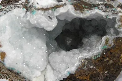 Calcite, Hemimorphite - image 2