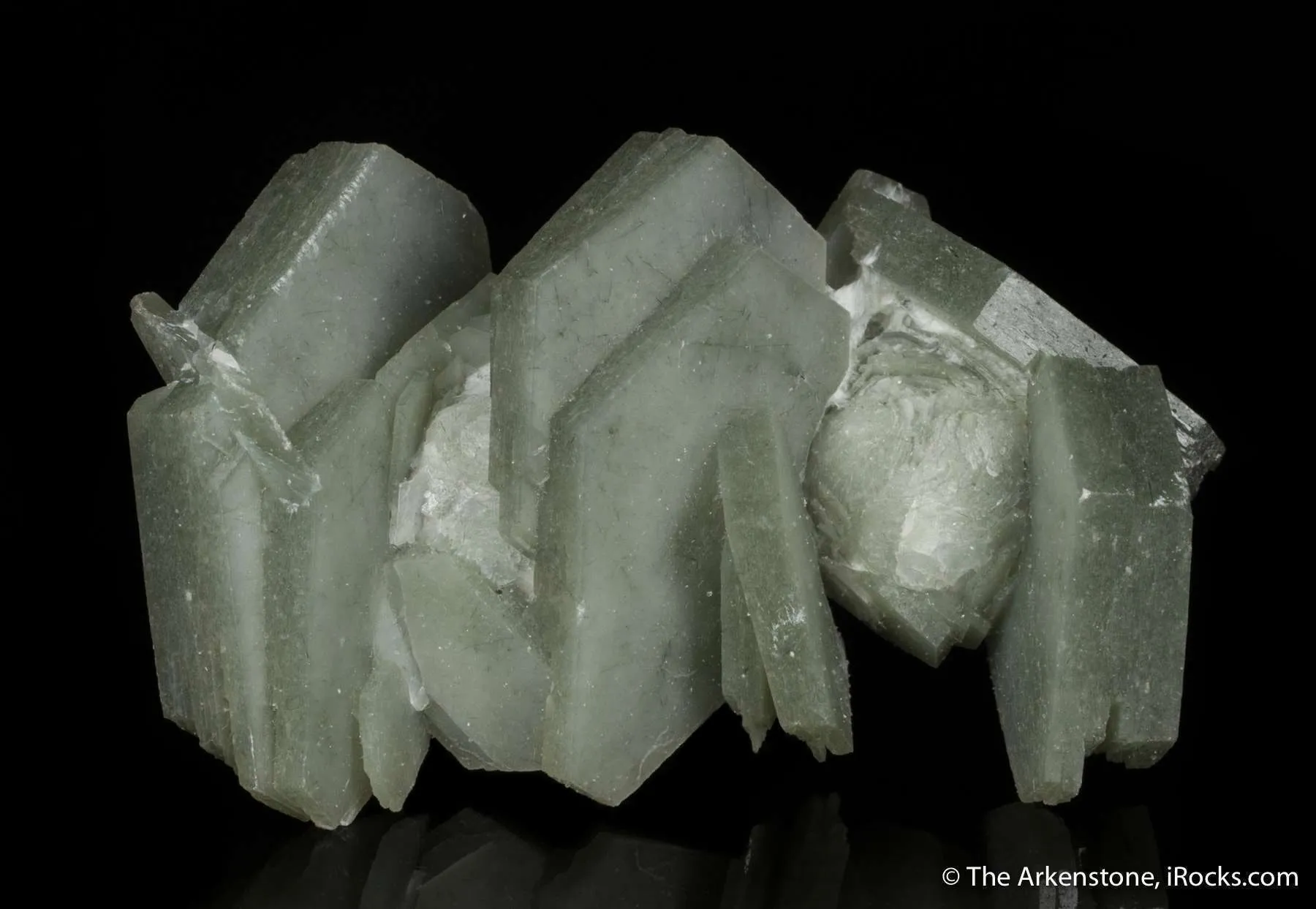 Calcite included by Hedenbergite - image 5