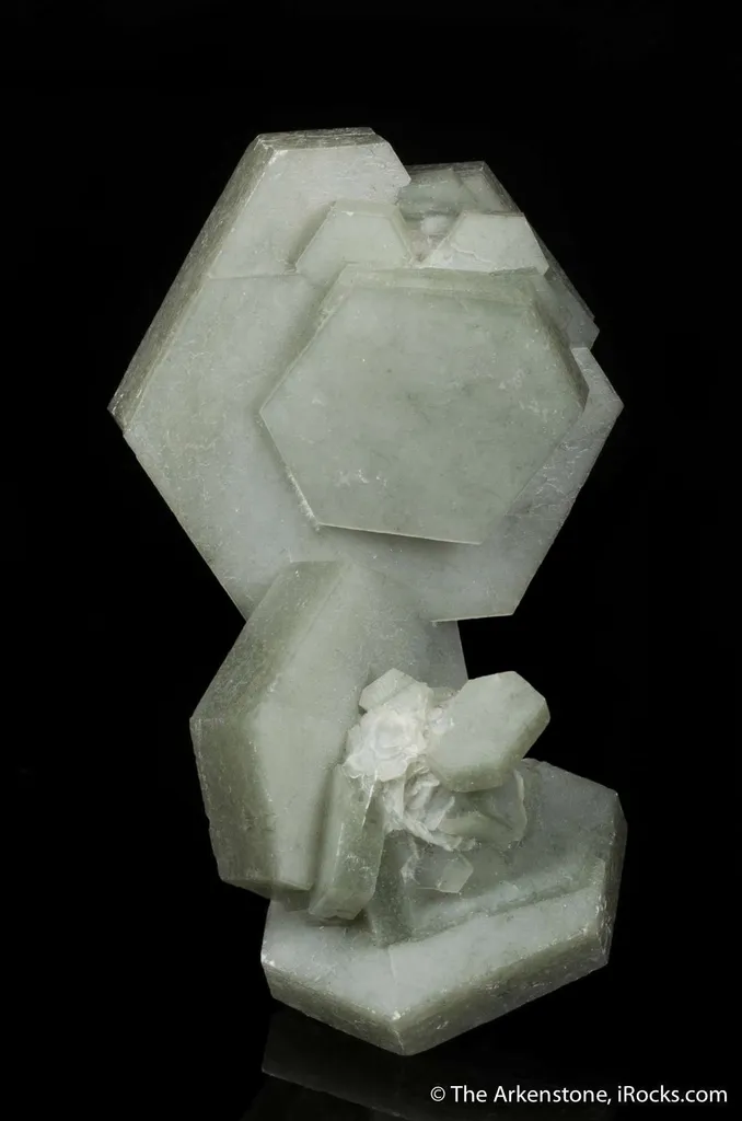 Calcite included by Hedenbergite image