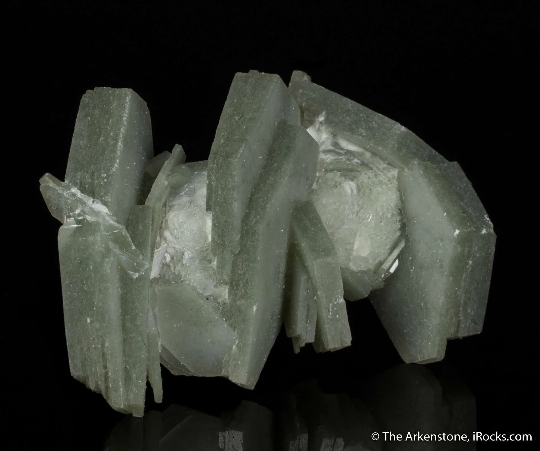 Calcite included by Hedenbergite - image 3
