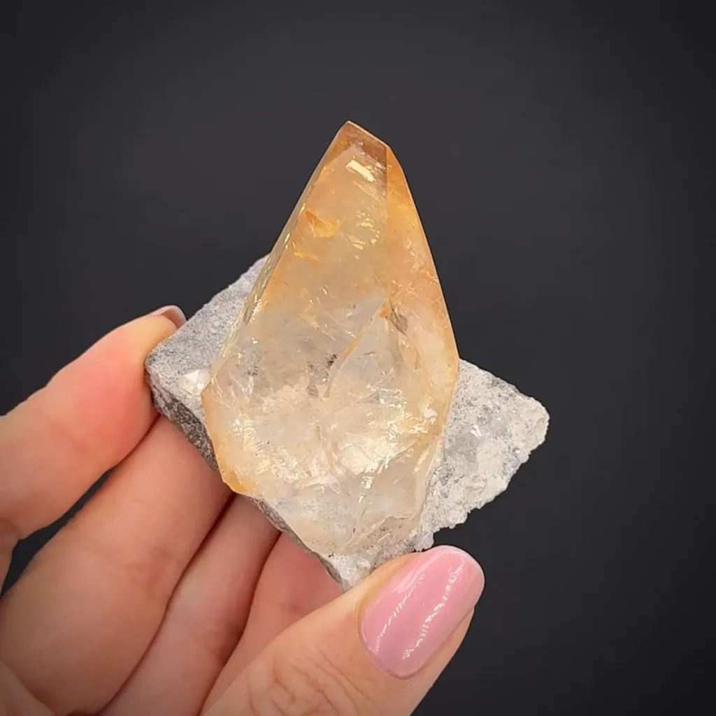 Calcite "jewel" image