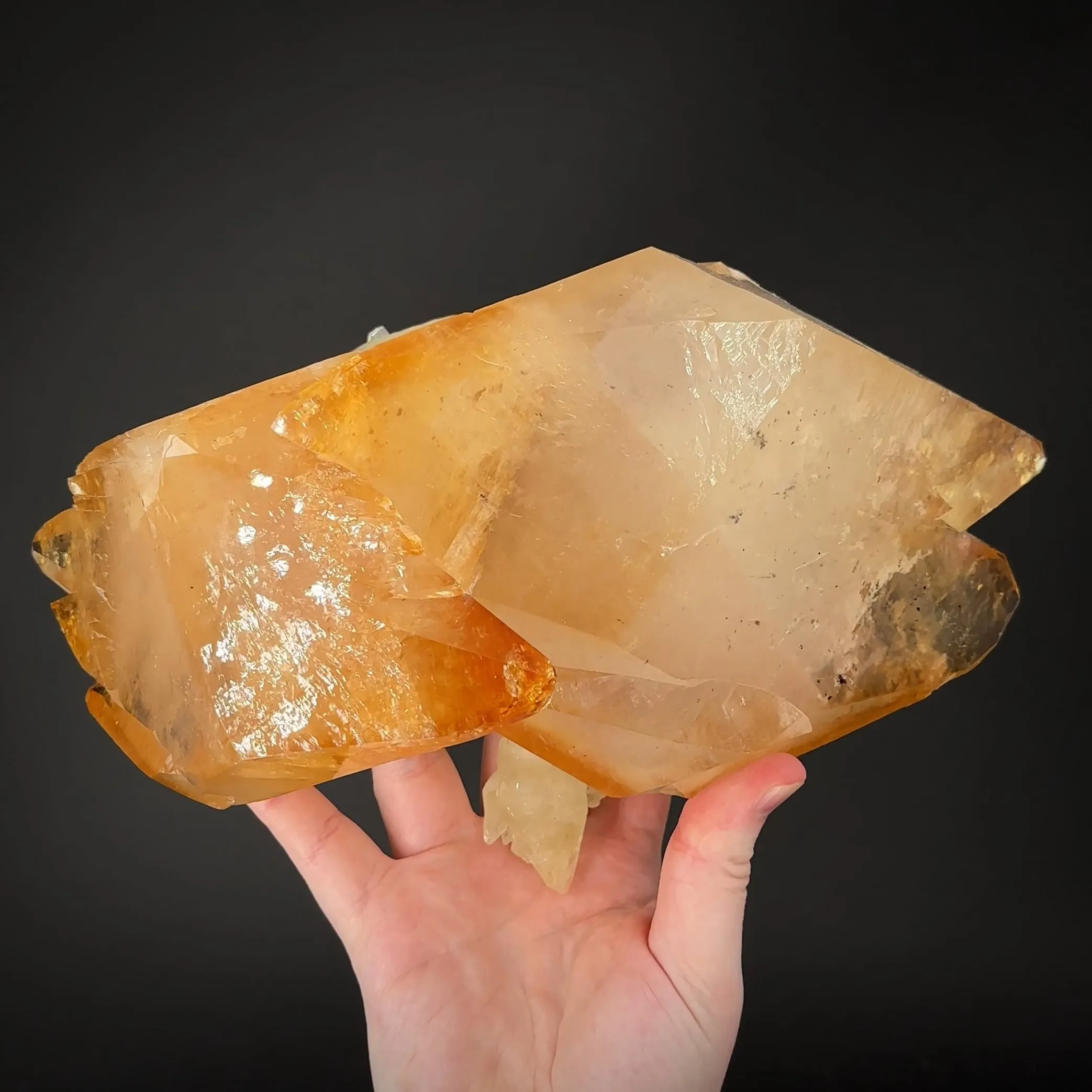 Calcite - large cluster - image 1