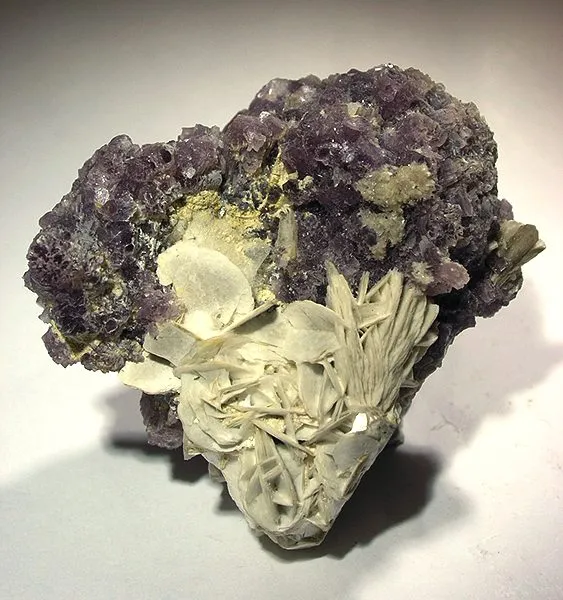 Calcite, Lepidolite image