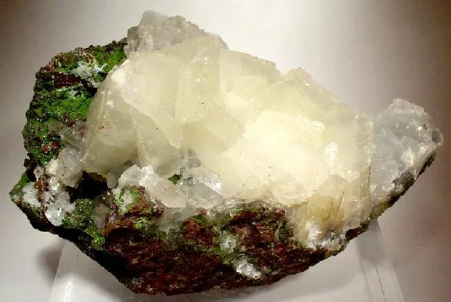 Calcite, Mottramite image