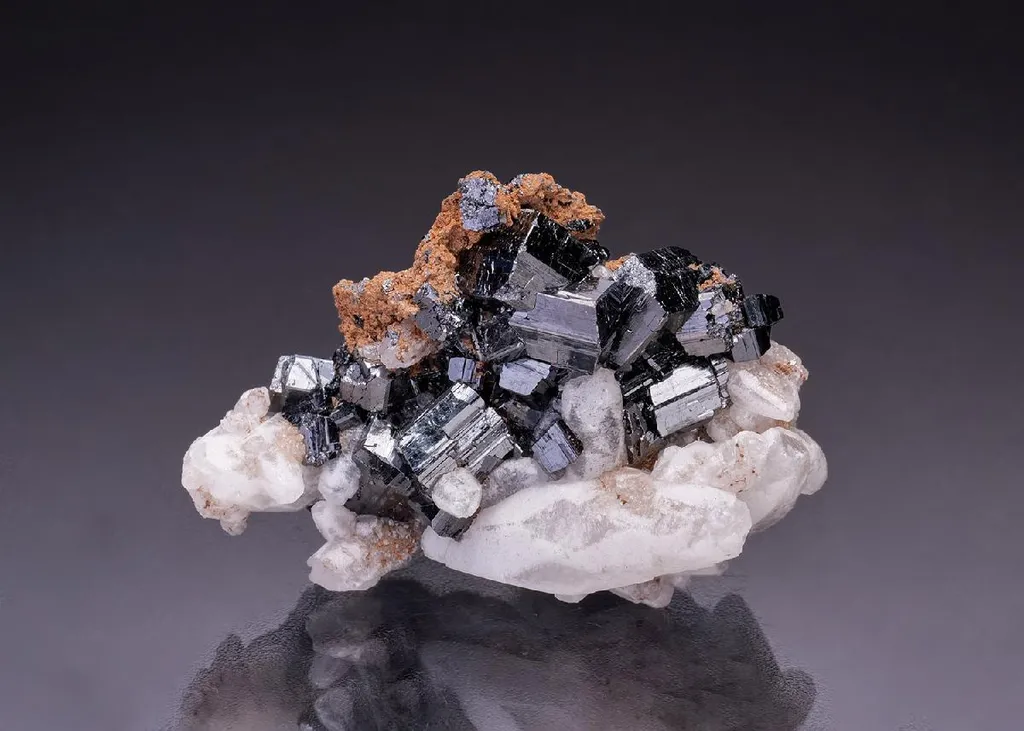 Calcite on Braunite image