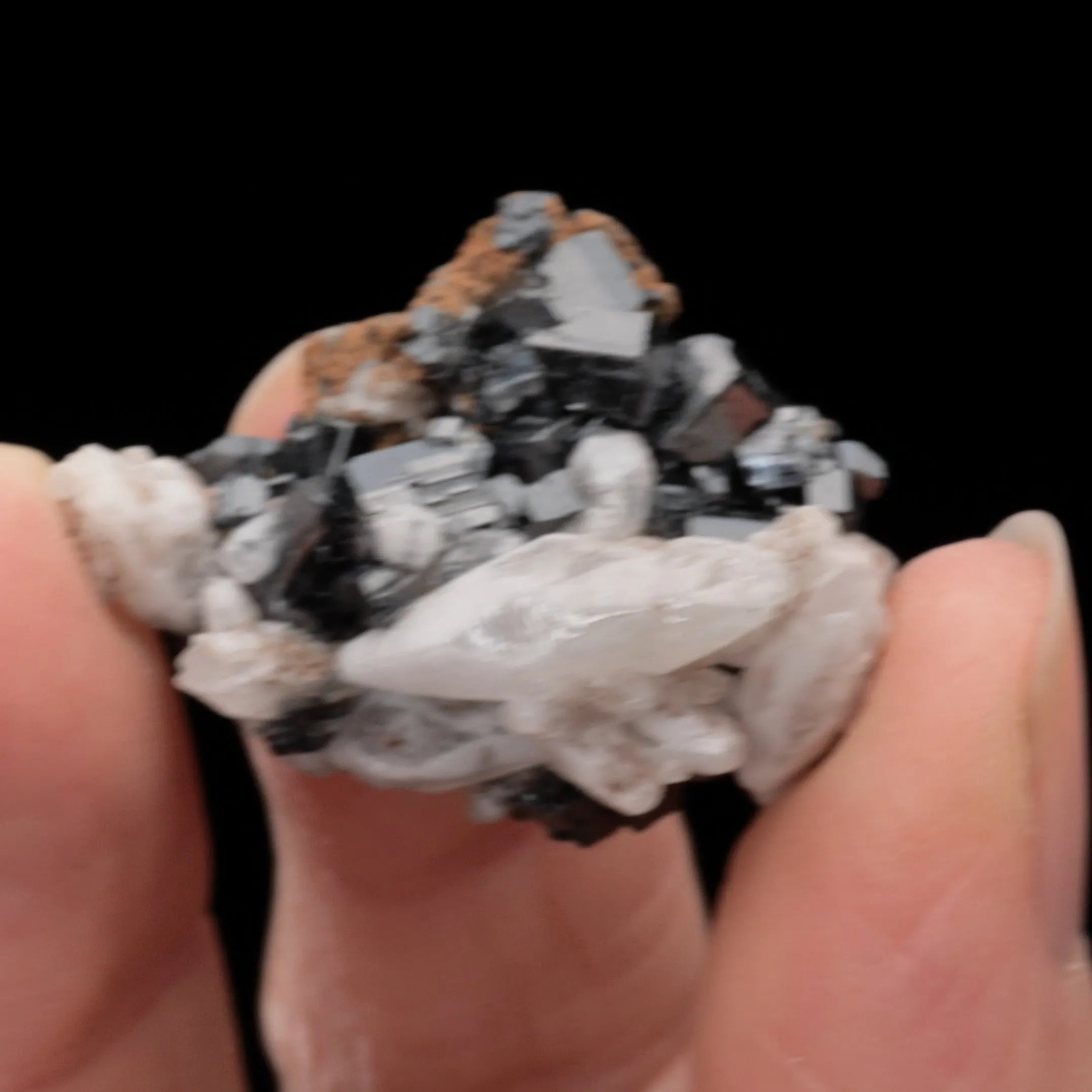 Calcite on Braunite - image 2