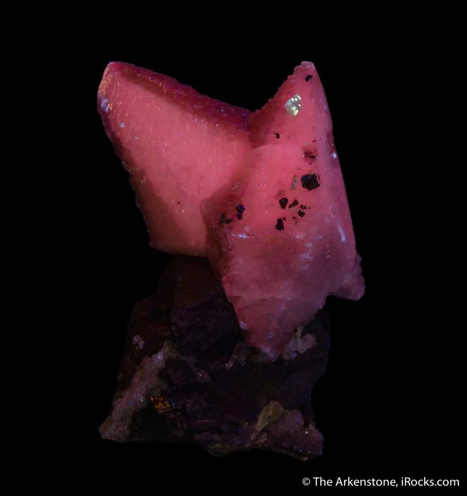 Calcite on Chalcopyrite with Epidote image