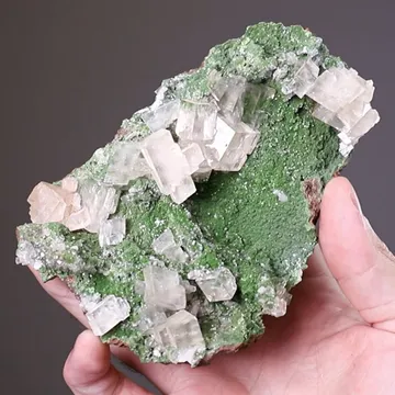 Calcite on Conichalcite