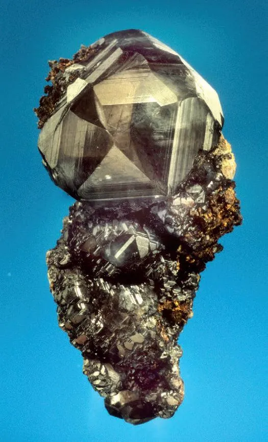 Calcite on Copper; Calcite twin over Calcite phantom on Copper - image 1